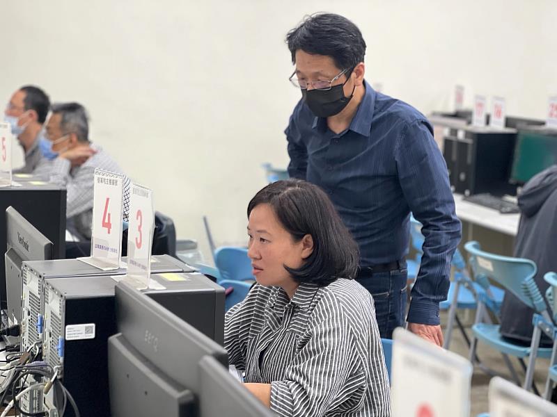 小琪參加「生成式AI數位創作設計應用實務班」幫助家族事業開創經營新局