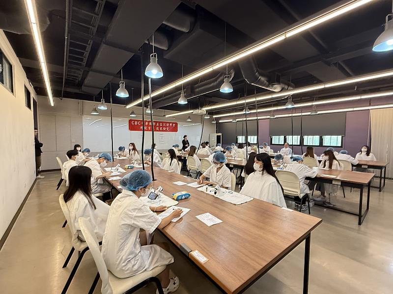 科技育髮技能檢定進行中