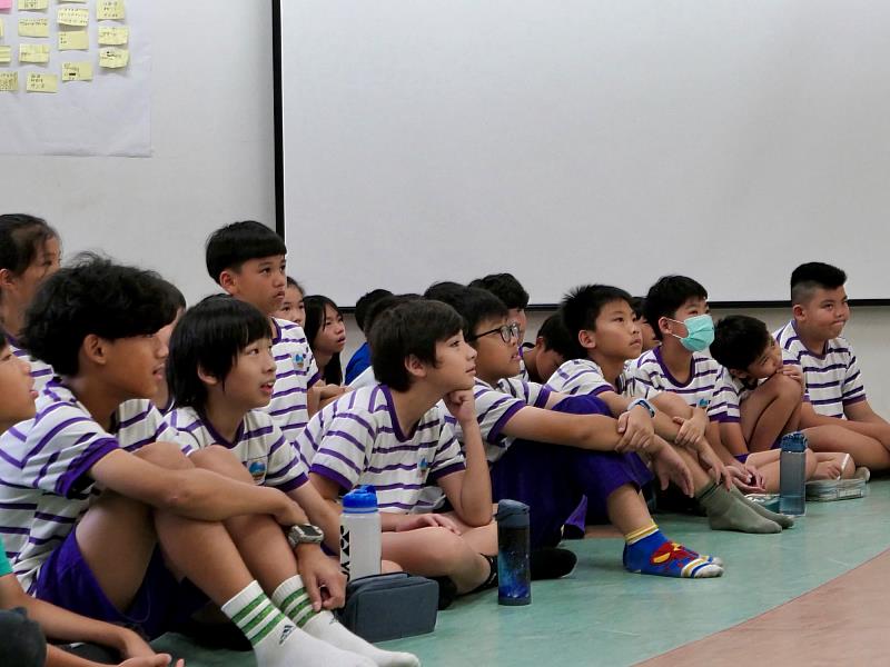 南大附小教務主任高瑞敏表示，孩子們透過此次體驗，發現能透過身體與聲音訴說精彩故事，對其創造力與藝術感受能力均有啟發