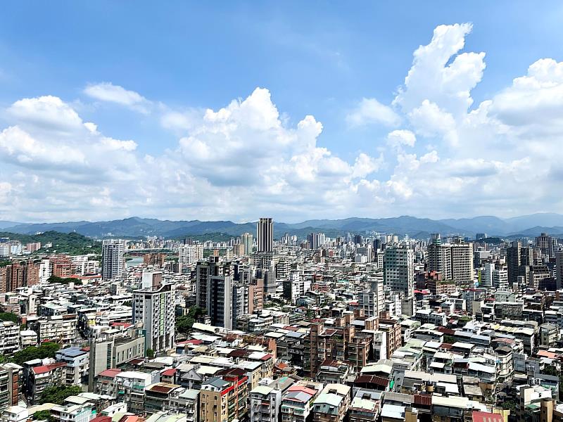 5月全國房地合一稅年減2成，惟新北市逆勢年增44%。永慶房產集團指出，隨房市買氣降溫，短期內房地合一稅收恐怕很難再創高 (房市示意圖)