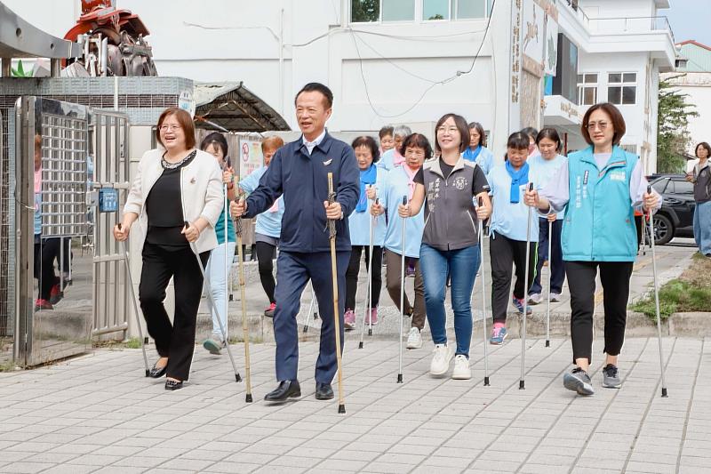 嘉義縣衛生局奪政府服務獎第3名,骨鬆肌少一條龍服務獲好評-3