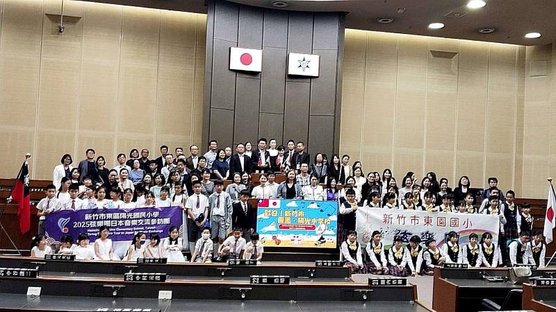 東園國小與陽光國小弦樂團拜訪和歌山市議會