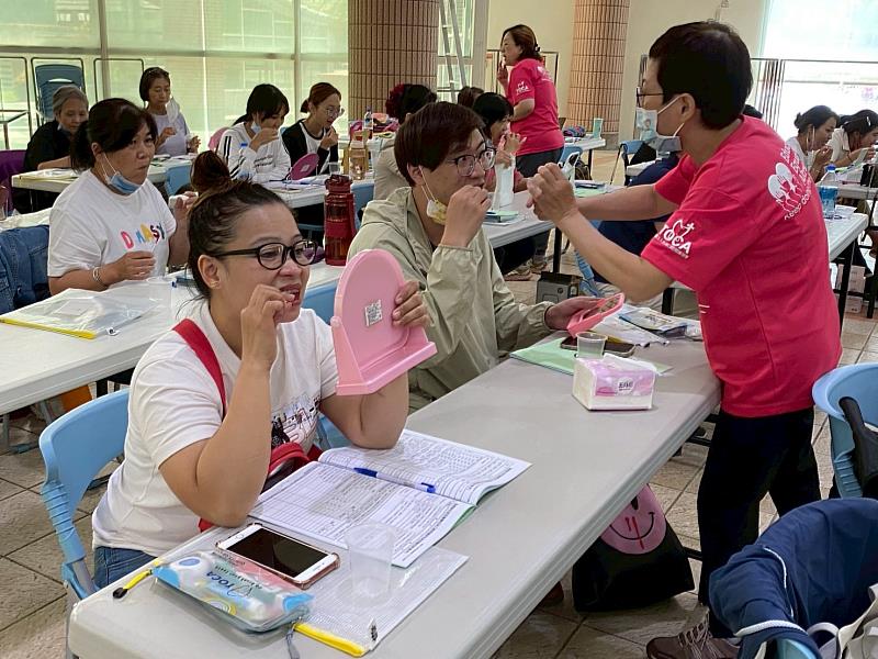 嘉縣精進住宿長照機構口腔照護專業品質