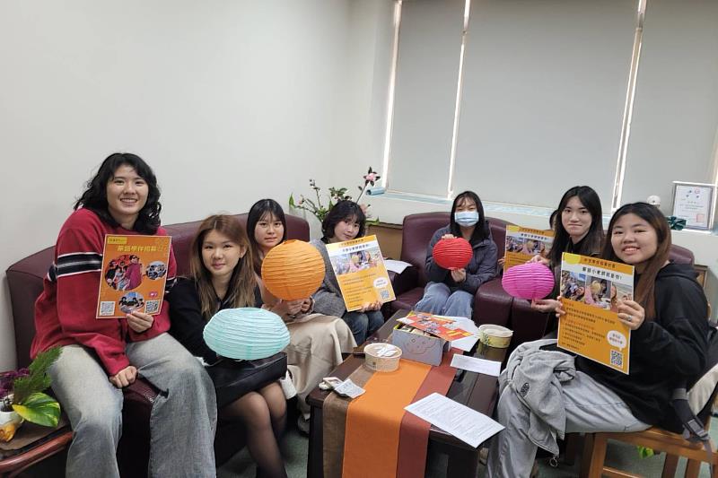 世新大學華語文教學中心設有學伴制加深文化連結，展現台灣的人文魅力。（世新大學提供）