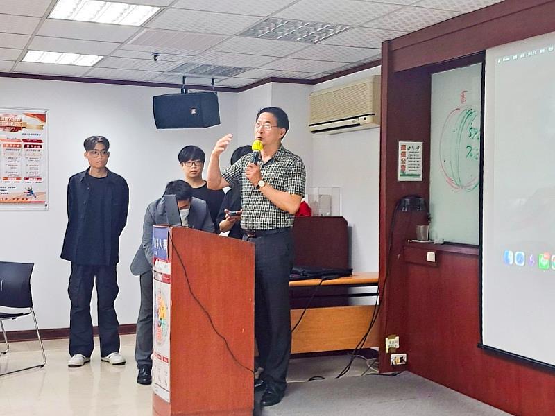 凱基人壽立捷通訊處蘇感恩主任與同仁簡介此次的產學合作