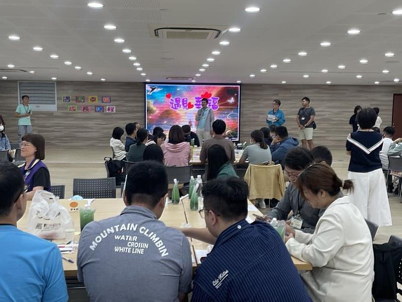 學員紛紛上台發表今日學習成長的收穫