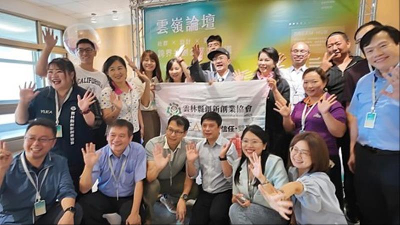 現場學員實踐課程，拍攝活動短影音紀錄