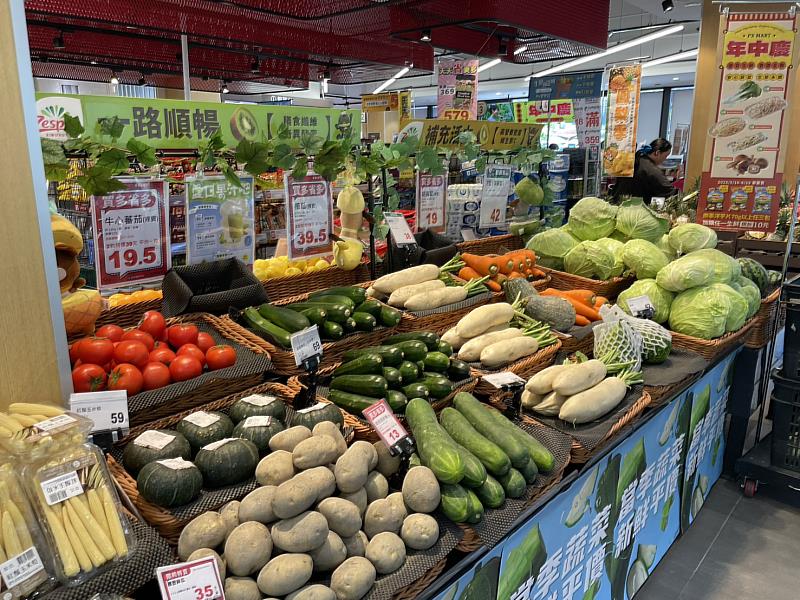 根莖蔬果不穿塑膠衣！臺東環保局攜手在地業者響應減塑行動