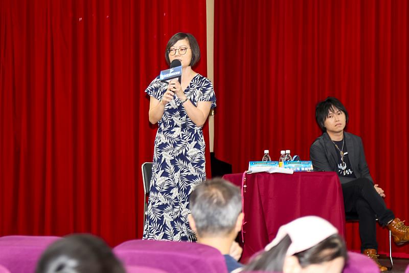 文化大學大眾傳播學系助理教授李貞怡勉勵學員，發揮所長、團隊共戰，努力爭取獎項，也要享受過程(中華文化推廣協會提供)