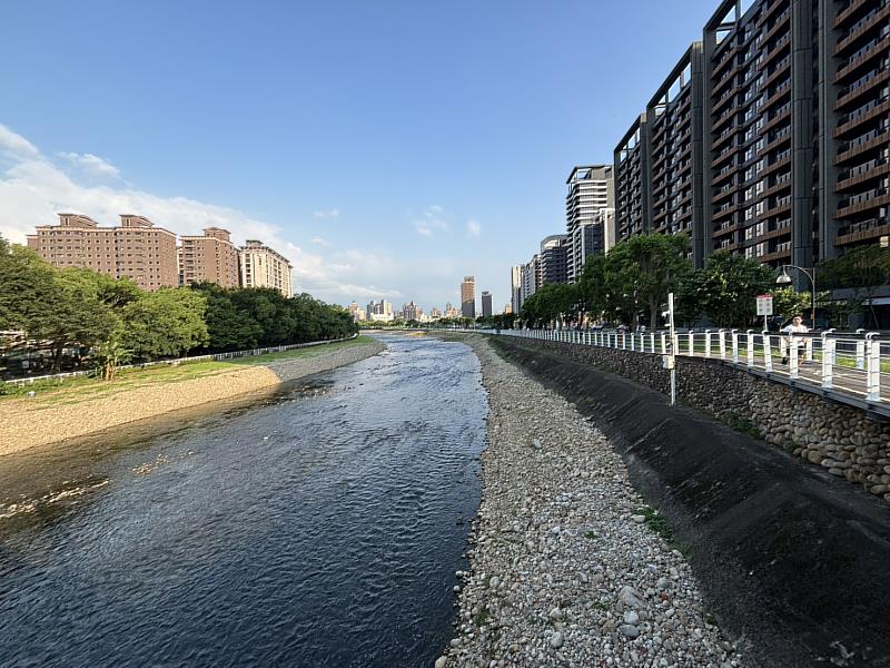 小檜溪重劃區緊鄰南崁溪，河岸景觀宅很受退休、換屋族青睞。