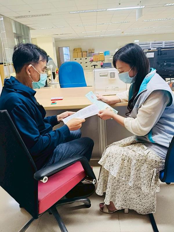 竹市府「急難救助」服務示意圖。