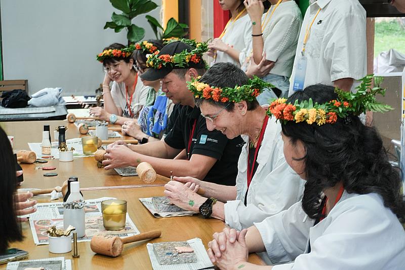 屏東禮納里部落規劃了一系列的體驗活動,各國與會貴賓對禮納里部落的重建成果身受感動,尤其是女性在重建過程中的韌性與貢獻。