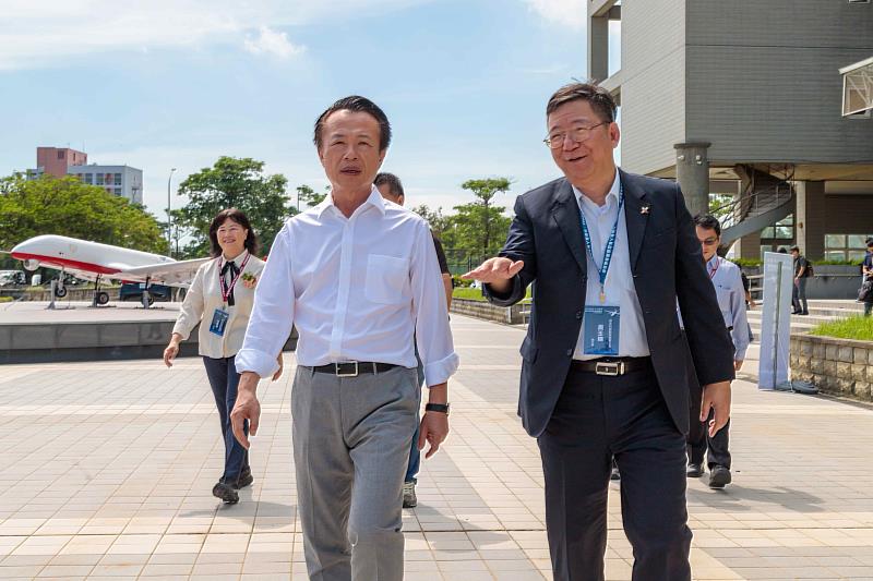 璿元科技發表新品，翁章梁期許無人機國家隊持續壯大