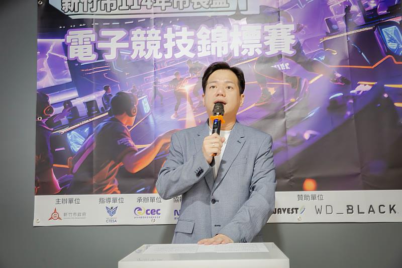 邱臣遠代理市長致詞，鼓勵選手挑戰自我。