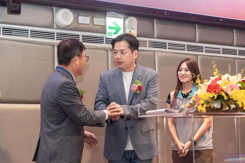 台灣吳姓宗親會總會委員暨顧問聯誼會,邱臣遠代理市長出席祝福宗誼永固。