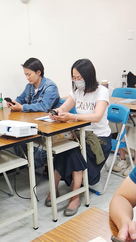 學員們在課堂上實際操作