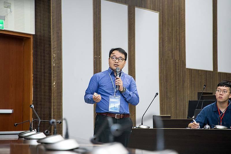 Dr. To Xuan Ban以當地河口分析海岸侵蝕與淤積問題