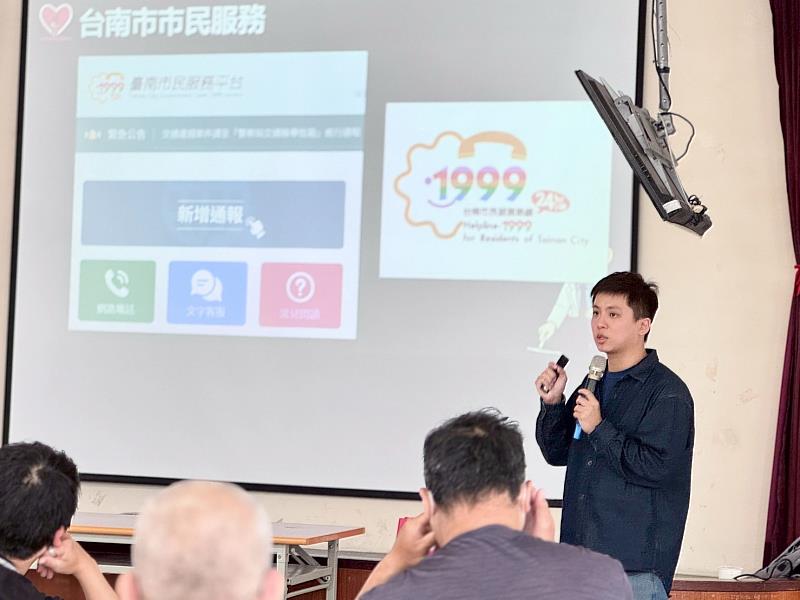 樂活學程黃毅晨副教授帶領學員學習心理危機辨識與應對技巧