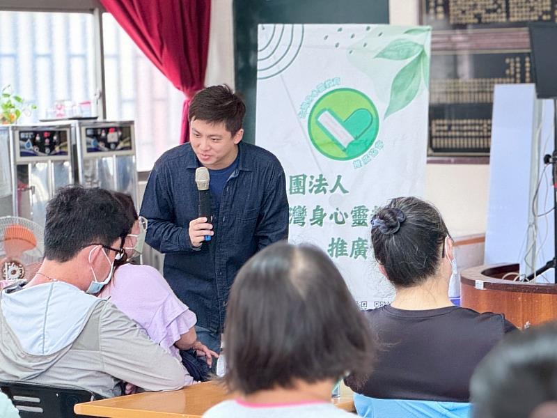 樂活學程攜手長照機構辦理實務培訓，黃毅晨副教授講授課程