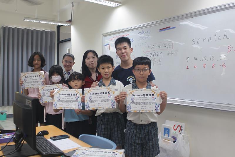 南大教育系吳純萍教授指出，課程鼓勵大學生從遊戲設計中實踐選擇與反思，並以實作經驗深化對社會議題的理解。