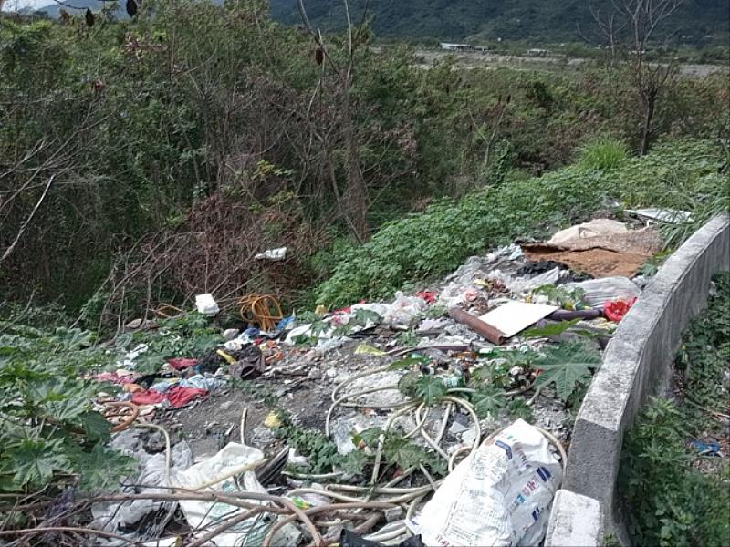 臺東環保局籲定期巡檢清理土地環境  垃圾不亂丟  疼愛臺東美麗的土地