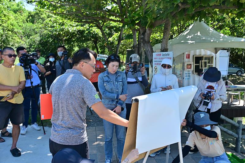 臺東活水湖暑假試辦戲水區開放游泳　森林公園票價同步調整 饒慶鈴：提升遊憩品質 守護安全第一
