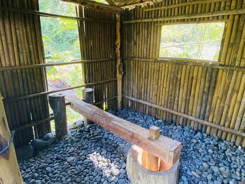 113年麻必浩部落挑戰搭建傳統建築搗米房、穀倉及高腳屋，此為搗米房內部