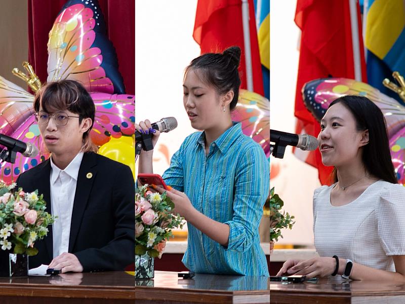返國留學生代表會計四廖本群（左）；出國留學生代表法文三黃筠晴（中）、政經二邱品嬡（右）代表致詞。（圖／淡江大學提供）