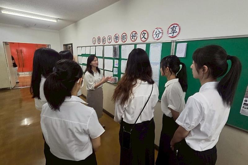 東京中華學校吳育珊校長親自為南大師資生國際教育見習團隊介紹中華學校的教學成果