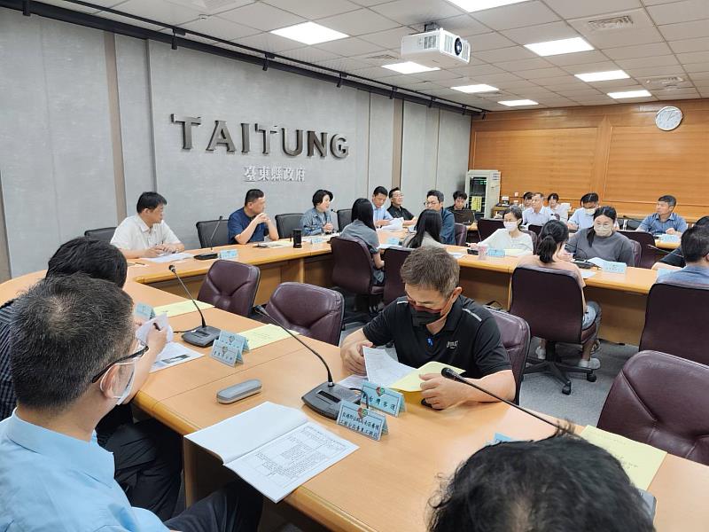 臺東縣召開 6月份道安會報 饒縣長請各單位做好熱氣球活動交通疏導及進出會場行車動線規劃