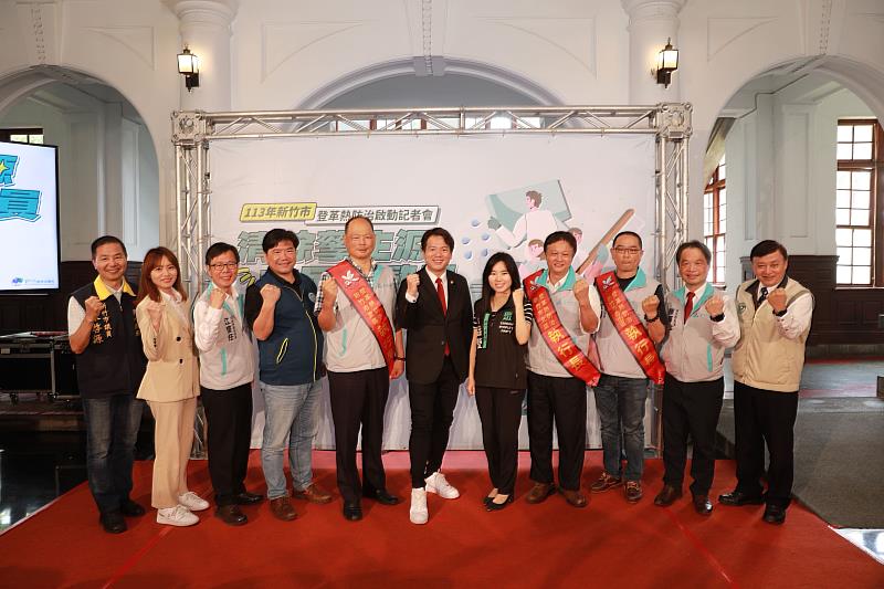 圖1代理市長邱臣遠與議員、中央蒞臨長官及區長等貴賓合影。