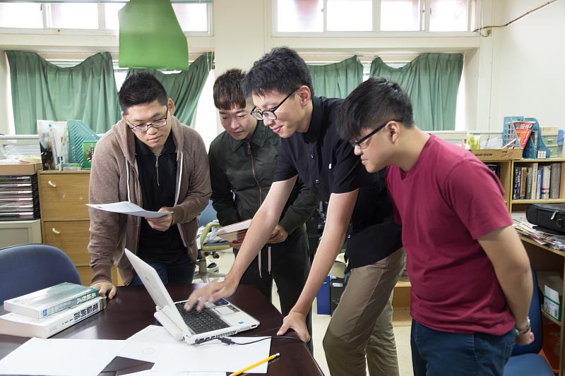圖:暨大大專生計畫在科技領域聚焦於人工智慧應用、機器人應用、NVIDIA cuOpt應用研究等前瞻議題。
