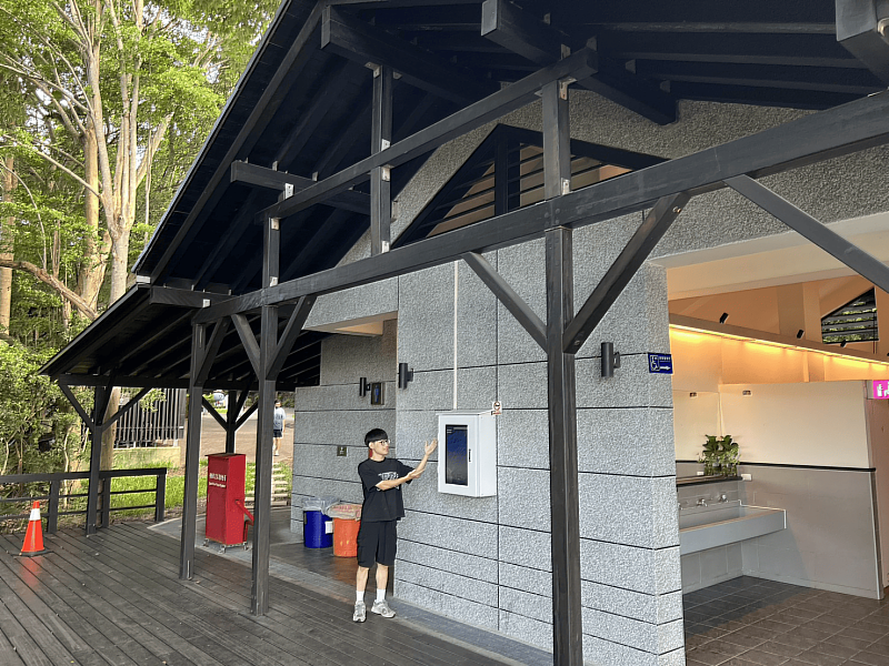 圖1 十八尖山公廁氣體監控系統顯示設備