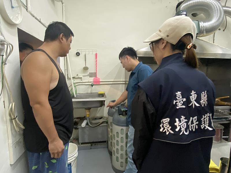 臺東縣環保局推動綠島鄉污水排放處理與油水分離設施 守護海洋資源永續發展