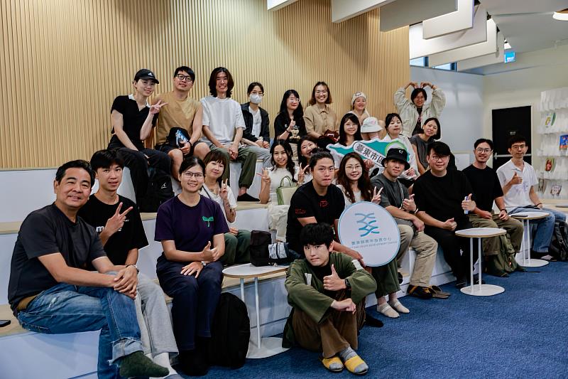 臺東青年走讀市區 以行動走出地方共感力 從鯉魚山到北町宿舍群 用五感閱讀城市紋理
