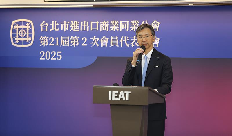 圖說:IEAT黃教漳理事長於會員代表大會致詞。