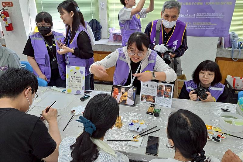 南大展現USR計畫結合地方資源，在高齡創藝與文化教育上的深耕實作，讓韓國來賓看見臺灣如何透過教育、藝術與共創機制，形塑世代融合與文化永續的具體路徑