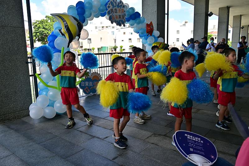臺東市湧泉運動公園風華再現 重新綻放生機 饒慶鈴與鄉親見證 將提供民眾與遊客多元消暑選擇
