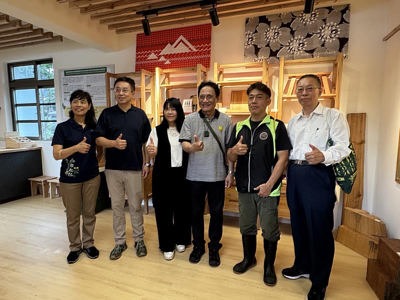 林華慶署長及曾智勇主委等人參訪甫於近日開幕的南庄巴卡山的家