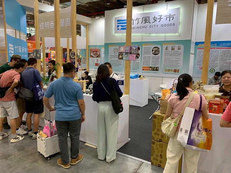 竹風好市館詢問洽談廠商踴躍。