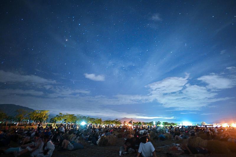 星空×音樂×稻香 台東最美星空音樂會關山場 吸引上千人共賞自然樂章
