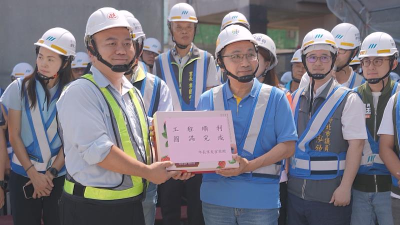 侯市長慰勞施工團隊