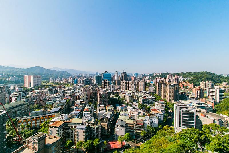 永慶房產集團表示，因全球貿易局勢充滿不確定性，購屋態度趨保守，6月全台房市交易量未回溫，與5月持平。(房市示意圖)