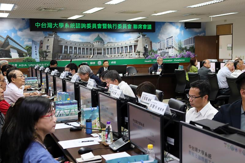 「M6」系統會議上,針對各項提案進行討論。