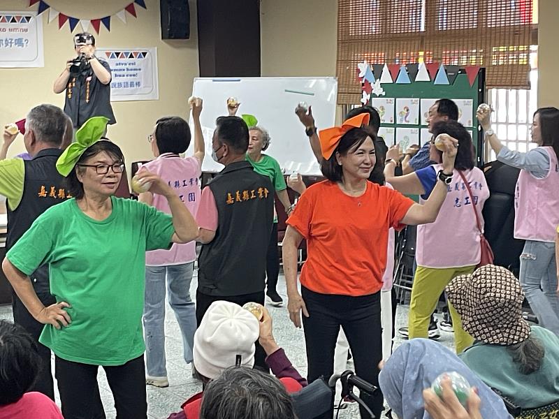 高齡健康促進職訓班成果展,展現銀髮學員生命力-4