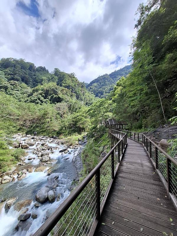 天籟步道為大人小孩皆適宜行走的步道
