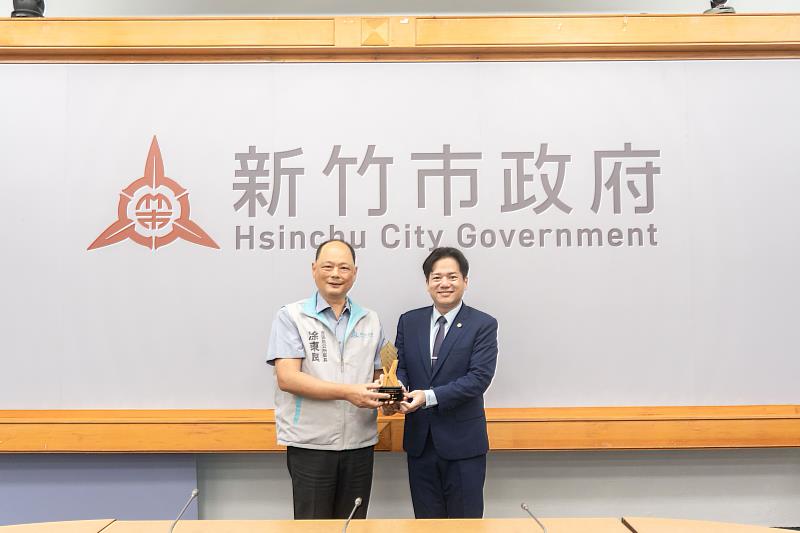 東區區公所於110、111年獲得佳等，並於112、113年連續獲得優等佳績。