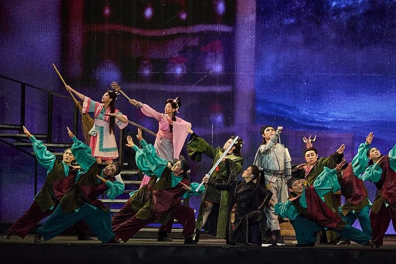 星光版《孟婆客棧:世紀婚禮》匯聚唐美雲、蔡振南、小咪、林千鈺、方馨、方宥心等黃金卡司,7月5日晚間7點將宴請澎湖鄉親欣賞融合歌、舞、劇的視覺饗宴。(唐美雲歌仔戲團提供)