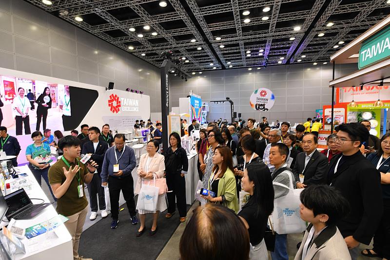 展中進行多場專場導覽。(貿協提供)