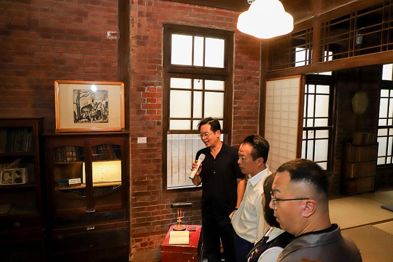 礦工畫家洪瑞麟作品展「同伴」開展，嘉義培桂堂展出礦工生命風景-4